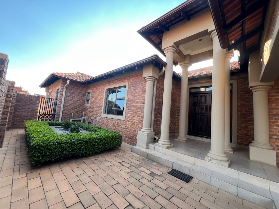 3 Bedroom Property for Sale in Wilkoppies North West